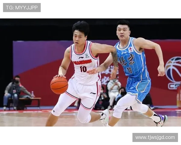 广东宏远迎战强敌激战全场 球迷热情高涨期待精彩对决