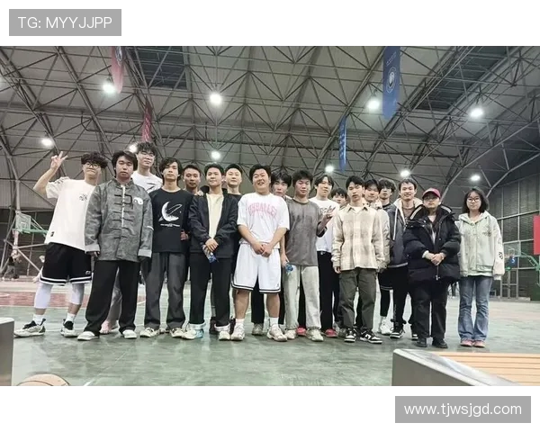 篮球点燃青春激情展现团队力量书写赛场荣耀与拼搏精神