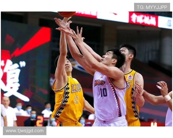 以利雅得新月全力出击激战为中心上演巅峰对决引爆球迷激情