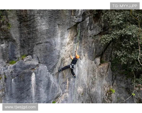 广州攀岩队的控制策略与攀岩热点现状深度解析